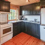 3 Bedroom Awesome In Vakantiehuis Svingvoll