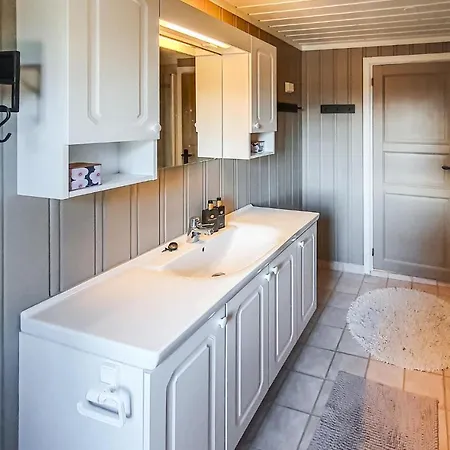 3 Bedroom Awesome In * Svingvoll
