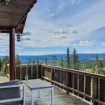 3 Bedroom Awesome In Hébergement de vacances